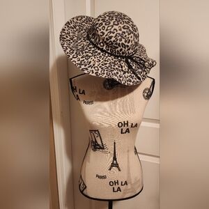 NWT Leopard Print Wide Brim Felt Hat